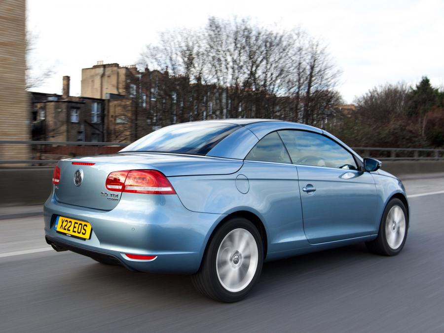  Volkswagen Eos 2.0 TDi BlueMotion 2010 года  (UK) (фото 18 из 29)